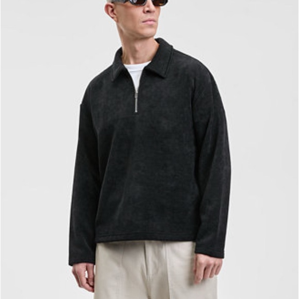 MODE OF ONE- 
Men's Relaxed Fit Plush Long Sleeve Quarter-Zip Pullover